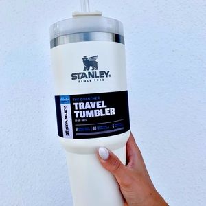 Stanley Adventure Quencher Vacuum Insulated Travel Tumbler | 30 oz | Cream